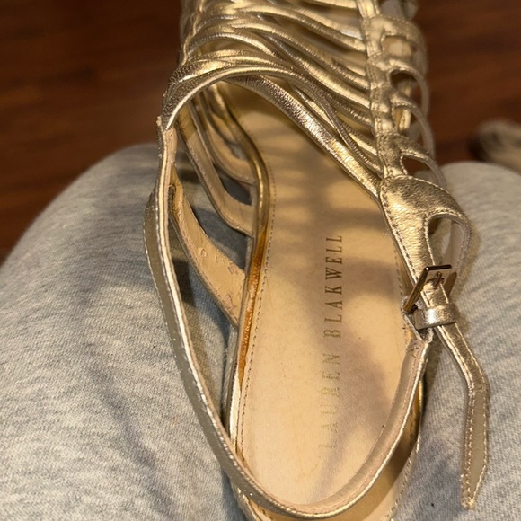 Lauren Blakwell - Picture 7 of 10